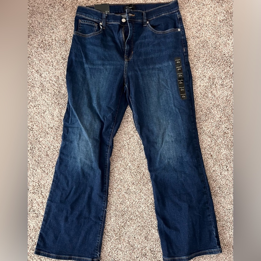 Banana Republic Factory Mid-Rise Bootcut Jean in Medium Wash